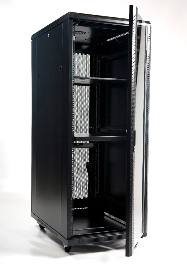 ARMARIO RACK 19" 32U MONOLYTH SH8832 800X800MM MONTADO CON ACCESORIOS PUERTA DE CRISTAL