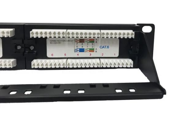 PANEL 19" 24 PUERTOS RJ45 1U C-6 UTP 85MM GTLAN